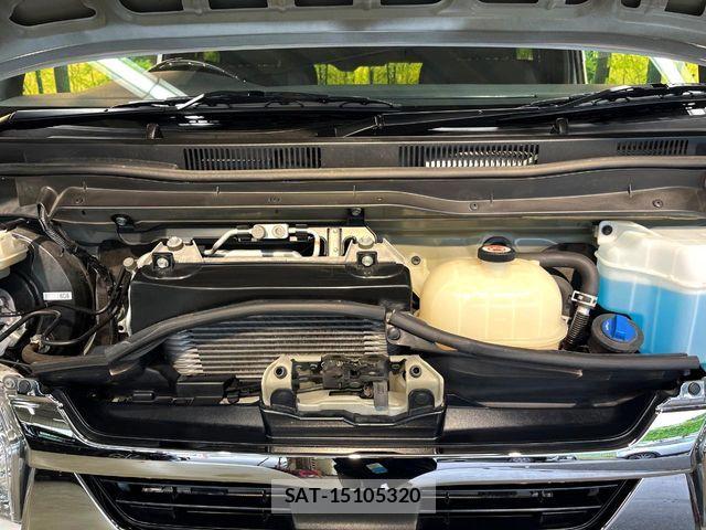 Toyota HIACE VAN 2021-10 8884496-17