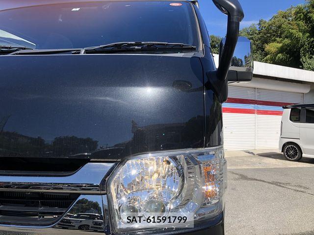 Toyota HIACE VAN 2023-03 8884495-9