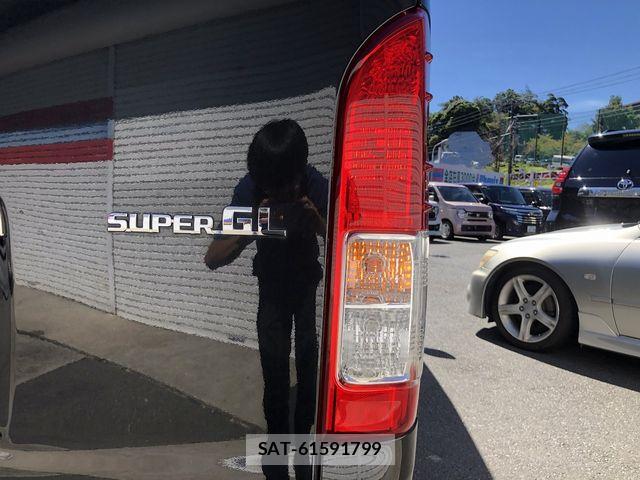 Toyota HIACE VAN 2023-03 8884495-11