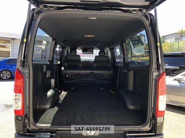 Toyota HIACE VAN 2023-03 8884495-17