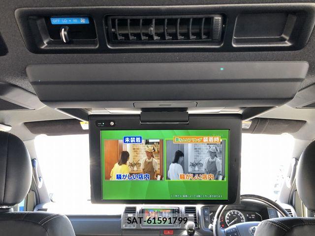 Toyota HIACE VAN 2023-03 8884495-22