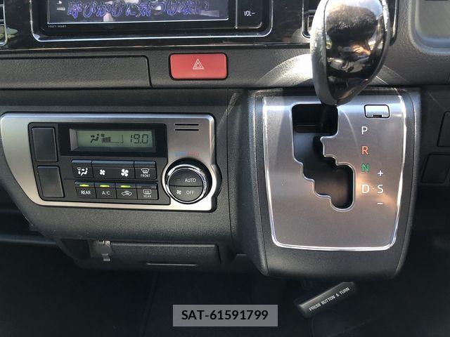 Toyota HIACE VAN 2023-03 8884495-26