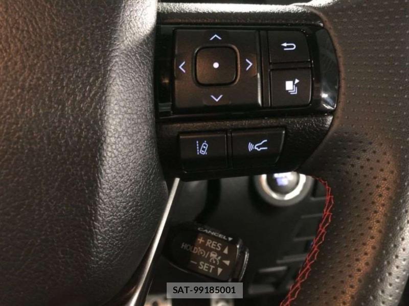 Toyota HILUX 2024-04 1077071-8