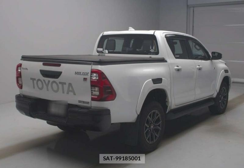 Toyota HILUX 2024-04 1077071-1