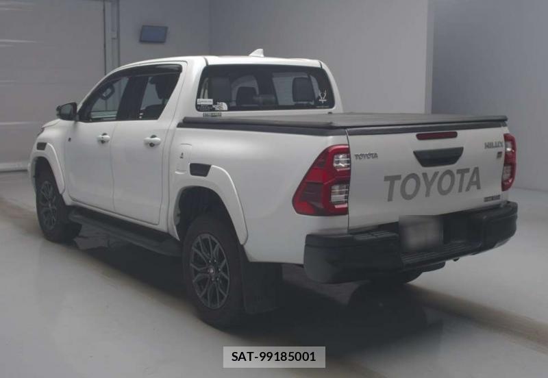 Toyota HILUX 2024-04 1077071-2