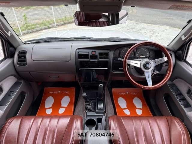 Toyota HILUX SURF 2002-03 8210728-1