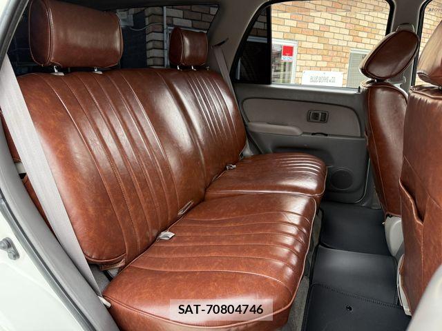 Toyota HILUX SURF 2002-03 8210728-25