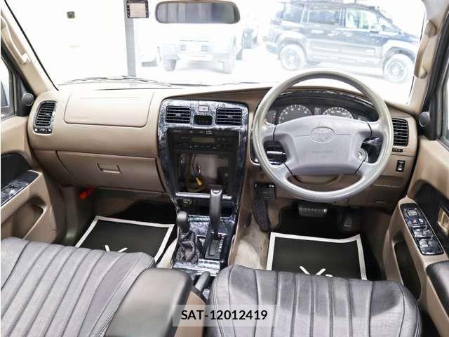 Toyota HILUX SURF 1999-02 8317718-19