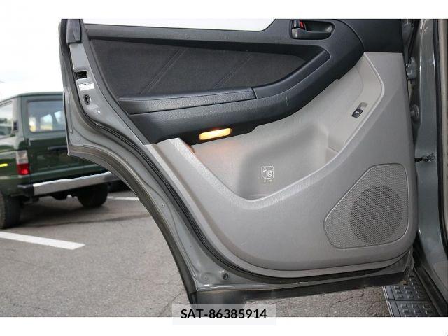 Toyota HILUX SURF 2006-01 8369473-16