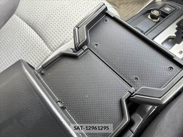 Toyota HILUX SURF 2007-05 8662067-27