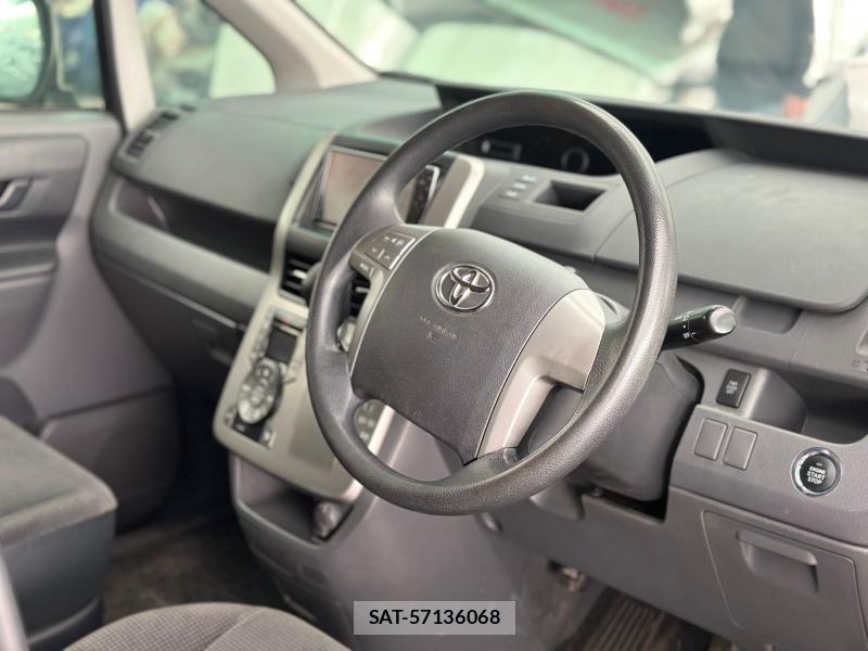 Toyota NOAH 2009 482748-3