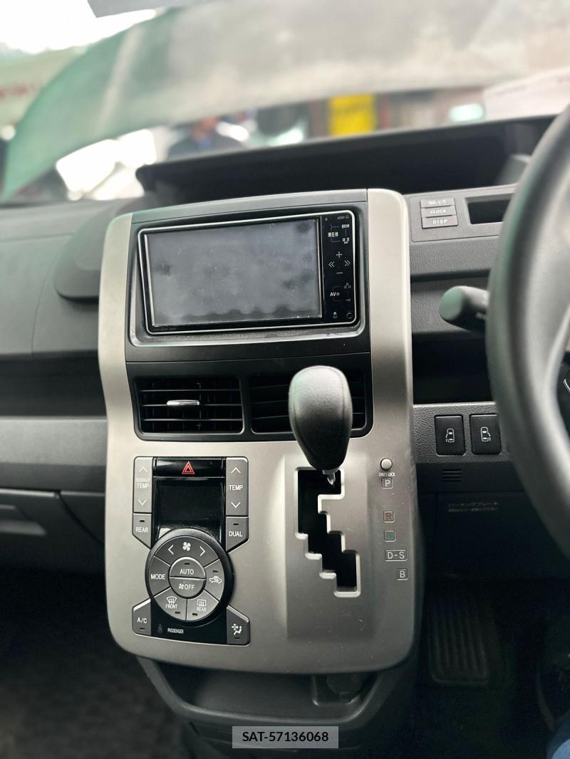 Toyota NOAH 2009 482748-5