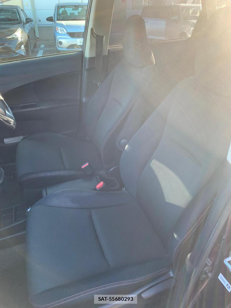 Toyota RACTIS 2014-01 523881-11