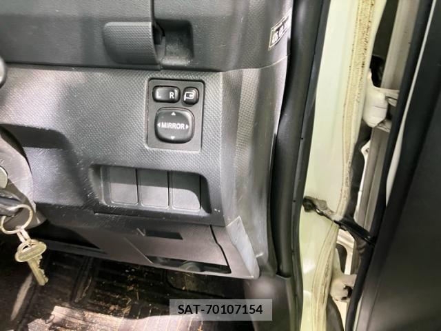 Toyota RACTIS 2007-11 7061117-13