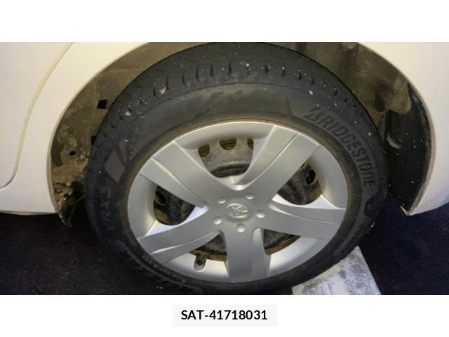 Toyota RACTIS 2011-06 7226304-13