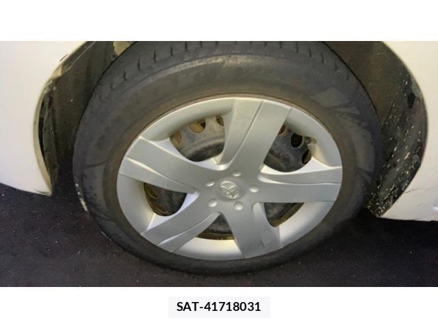 Toyota RACTIS 2011-06 7226304-14