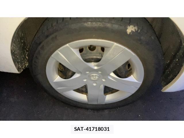 Toyota RACTIS 2011-06 7226304-15