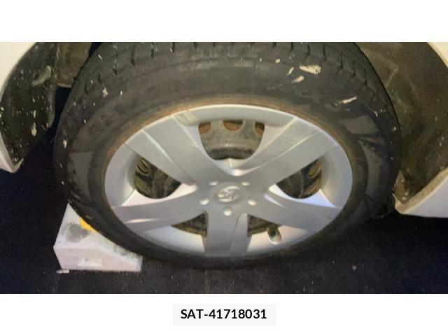Toyota RACTIS 2011-06 7226304-16