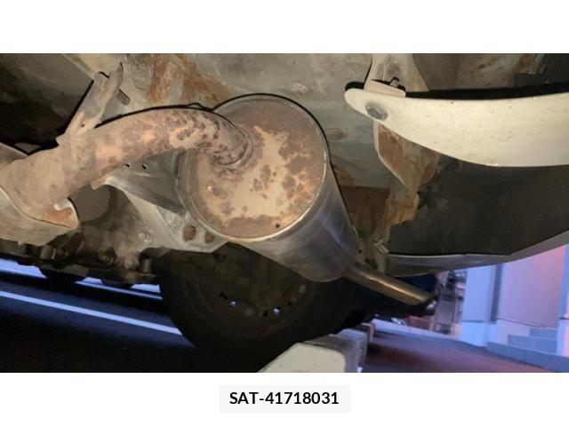 Toyota RACTIS 2011-06 7226304-20