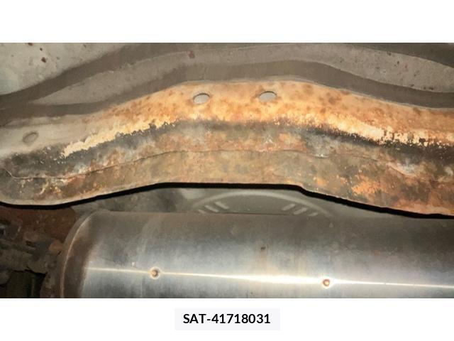 Toyota RACTIS 2011-06 7226304-21