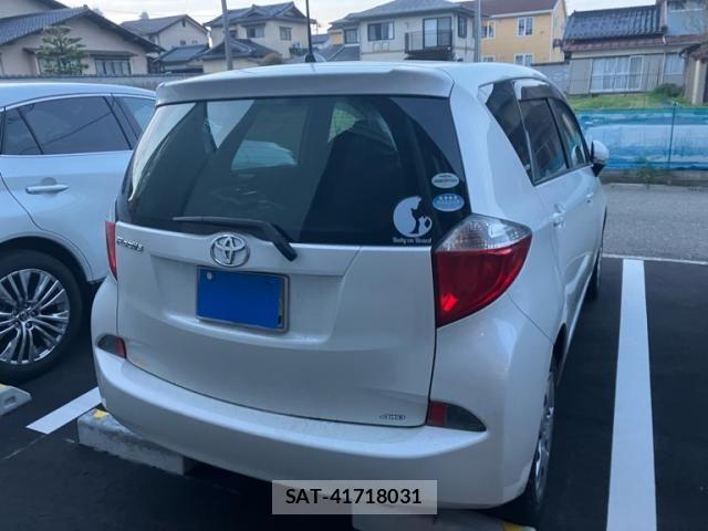 Toyota RACTIS 2011-06 7226304-3