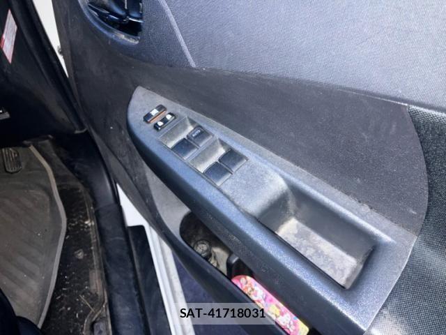 Toyota RACTIS 2011-06 7226304-7