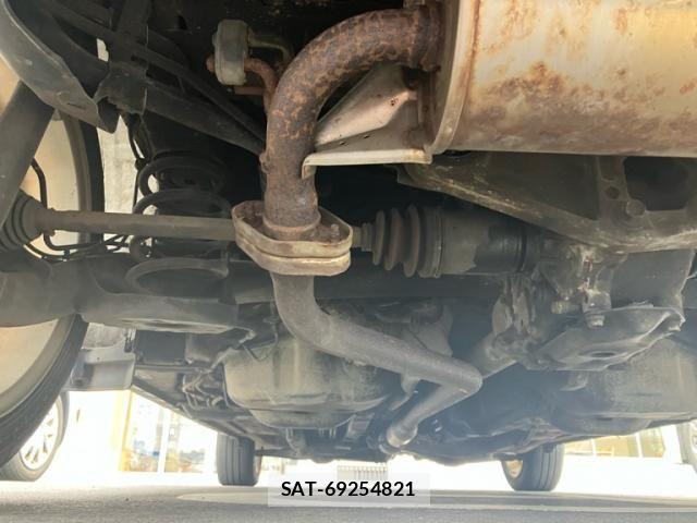 Toyota RACTIS 2012-03 7226302-17