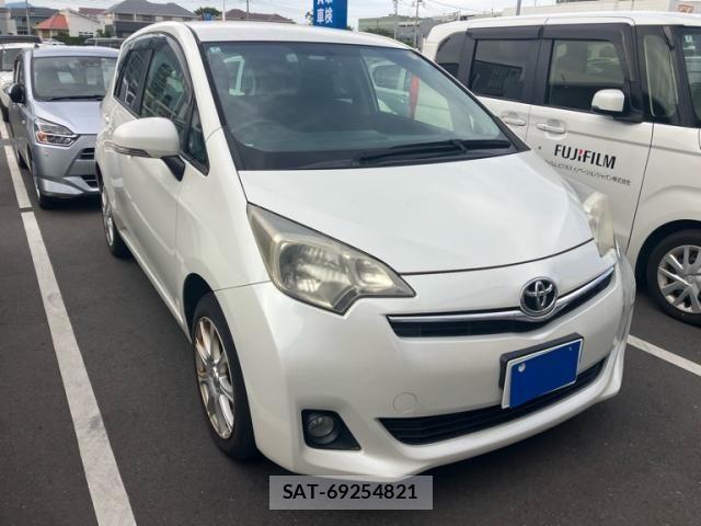 Toyota RACTIS 2012-03 7226302-1