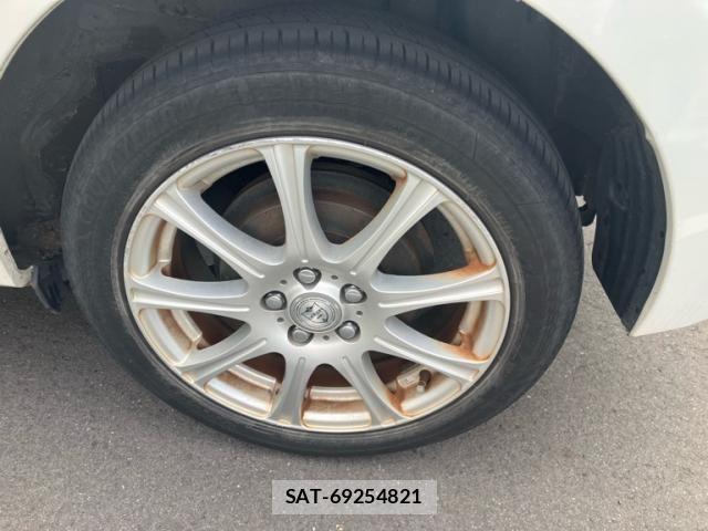 Toyota RACTIS 2012-03 7226302-6