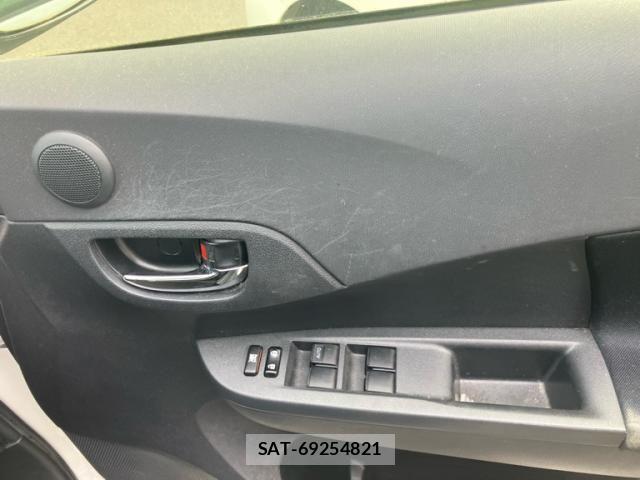 Toyota RACTIS 2012-03 7226302-8