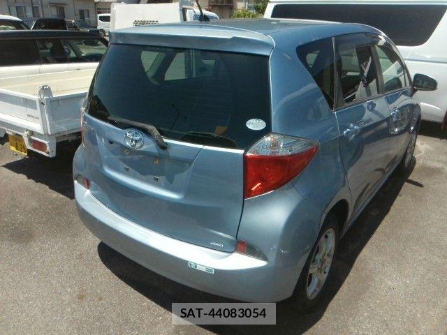 Toyota RACTIS 2013-06 7226303-2
