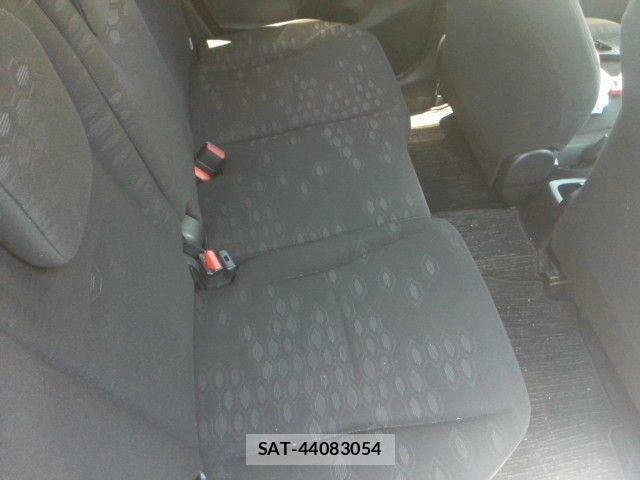 Toyota RACTIS 2013-06 7226303-6