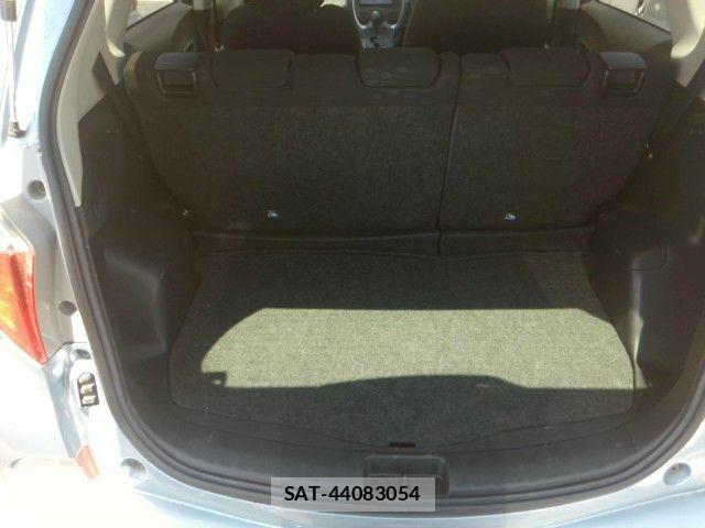 Toyota RACTIS 2013-06 7226303-7