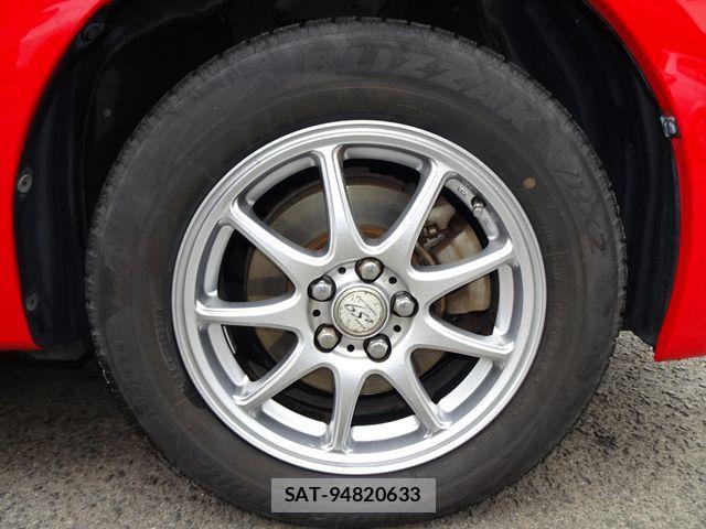 Toyota RACTIS 2013-07 7330757-9