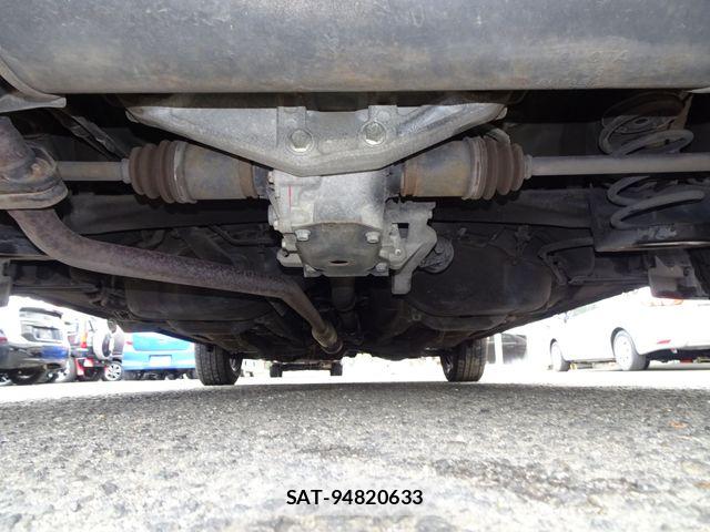 Toyota RACTIS 2013-07 7330757-11