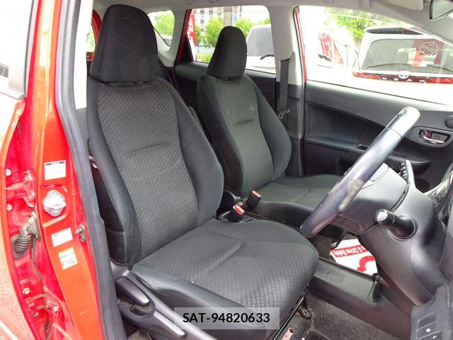 Toyota RACTIS 2013-07 7330757-13