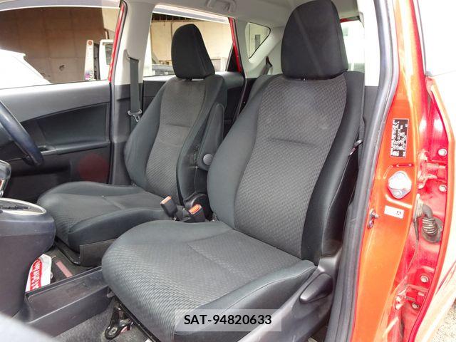 Toyota RACTIS 2013-07 7330757-14