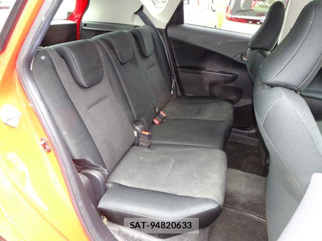 Toyota RACTIS 2013-07 7330757-15