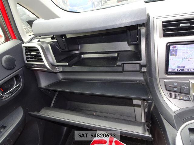Toyota RACTIS 2013-07 7330757-27