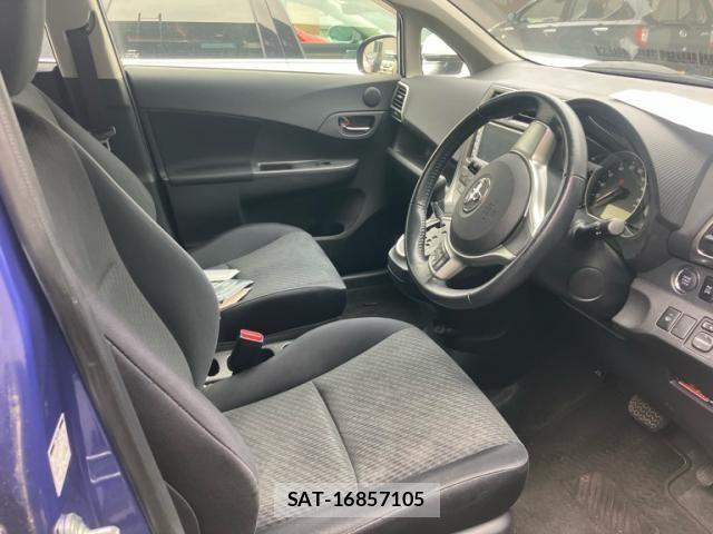 Toyota RACTIS 2011-12 7360223-11