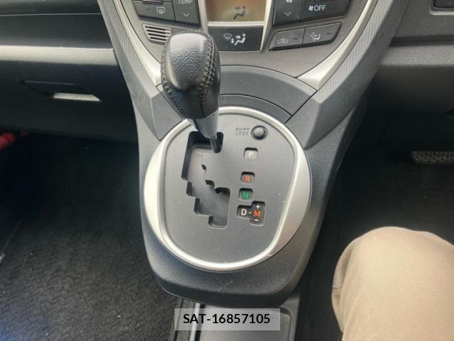 Toyota RACTIS 2011-12 7360223-16