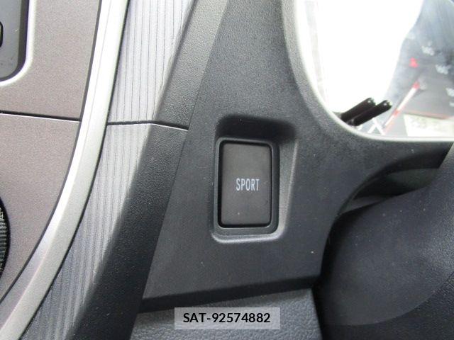Toyota RACTIS 2012-03 7620898-11