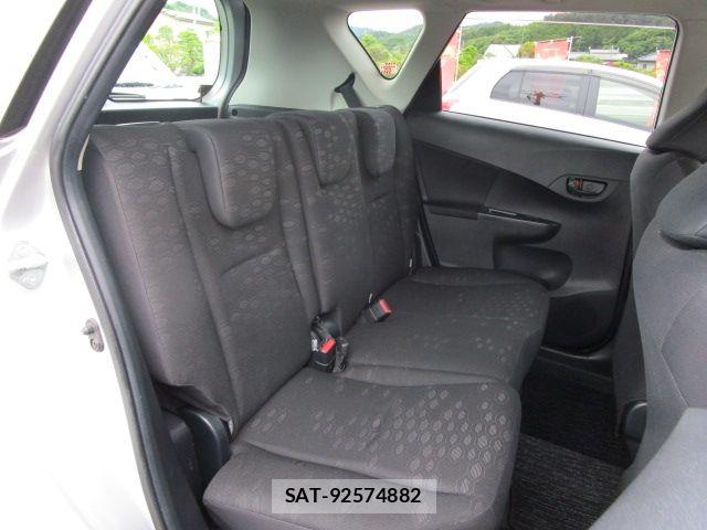 Toyota RACTIS 2012-03 7620898-5