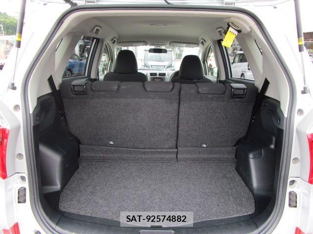 Toyota RACTIS 2012-03 7620898-6
