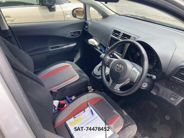 Toyota RACTIS 2011-05 7789967-17