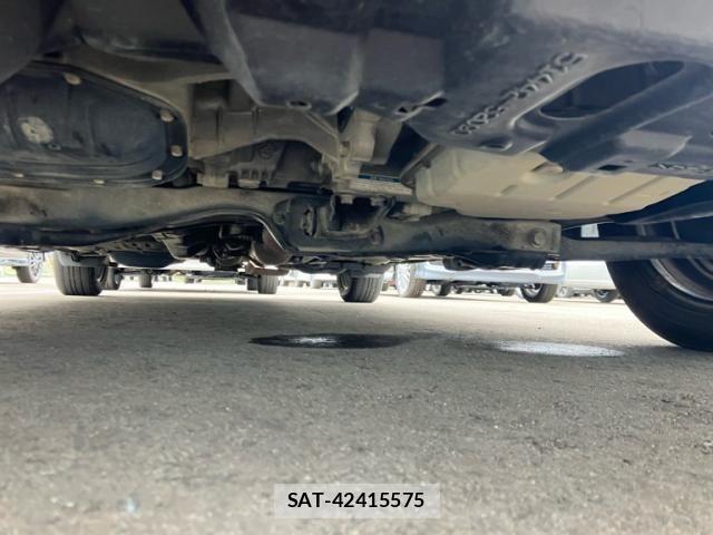 Toyota RACTIS 2015-07 8038856-13