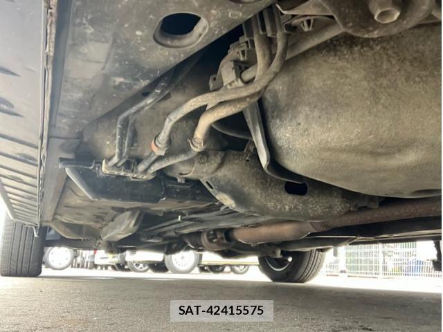 Toyota RACTIS 2015-07 8038856-15