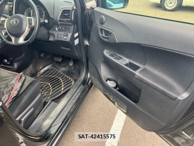 Toyota RACTIS 2015-07 8038856-16