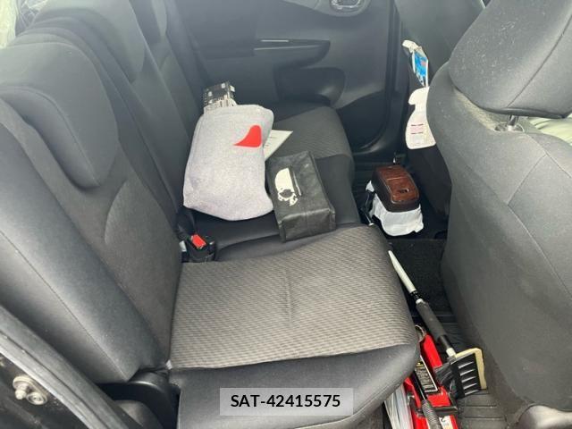 Toyota RACTIS 2015-07 8038856-19