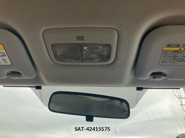 Toyota RACTIS 2015-07 8038856-26